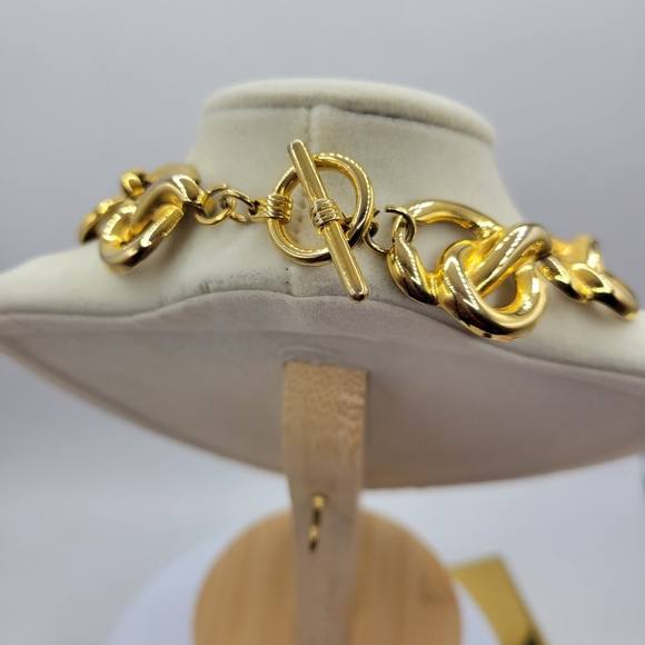 Chunky Goldtone Choker Necklace ▪︎ - Picture 3 of 3